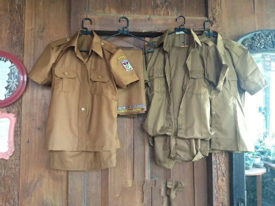 Pakaian Seragam Pegawai